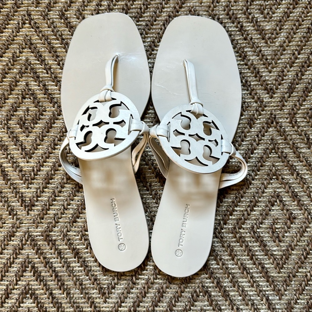 Tory Burch Miller knotted off-white sandal size 9 1/2